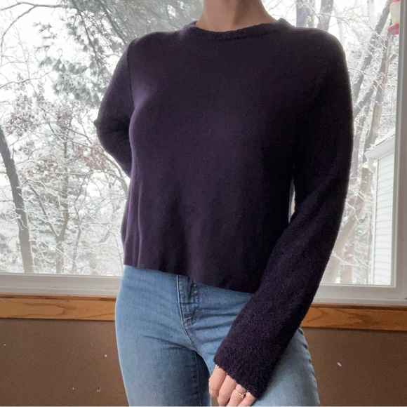 Gorgeous and luxuriously soft 100% Rayon Chenille Women’s Deep Purple Sweater - Picture 3 of 9
